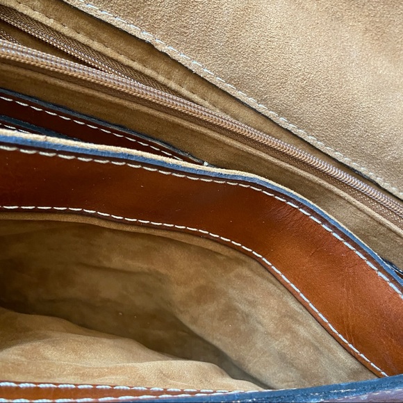 Patricia Nash brown leather embossed crossbody bag - Picture 6 of 7